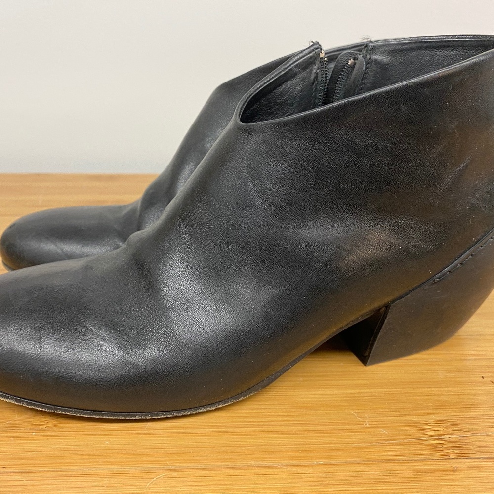 Vic Matie   Palacco Umbriel 101 Black